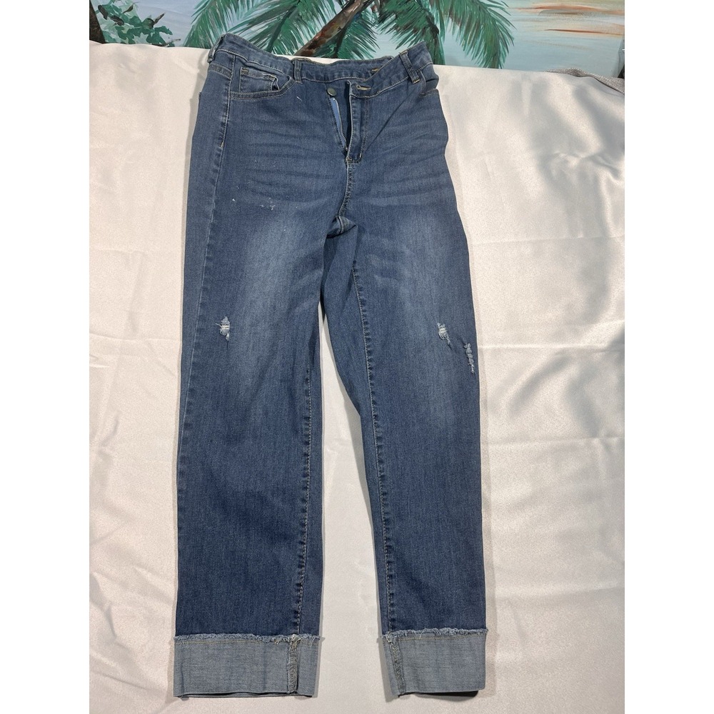 Women's Relaxed Fit Five Pocket Medium Wash Stitched Up Ankle
